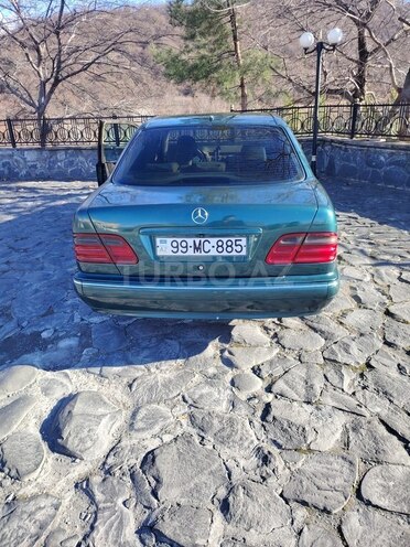 Mercedes E 320 2001, 387,392 km - 3.2 l - Balakən