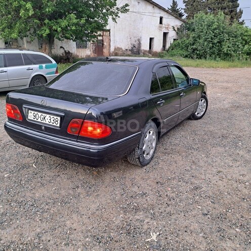 Mercedes E 220 d 1996, 286,500 km - 2.2 l - Biləsuvar