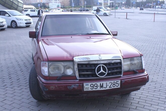 Mercedes E 220 1992, 375,000 km - 2.2 l - Bakı