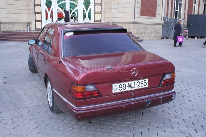 Mercedes E 220 1992, 375,000 km - 2.2 l - Bakı