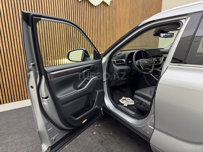 Toyota Highlander-8