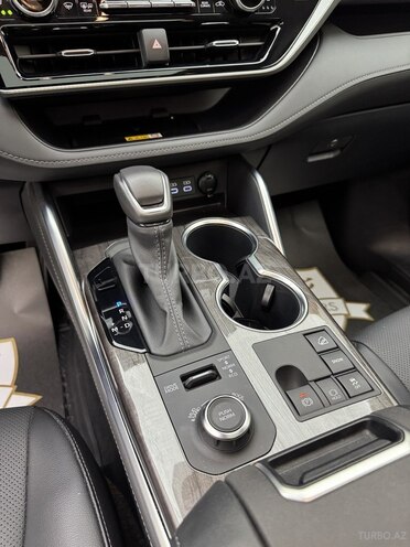 Toyota Highlander-16