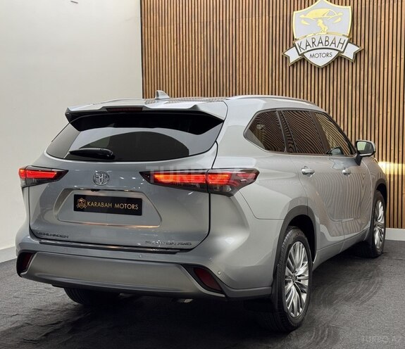Toyota Highlander-6
