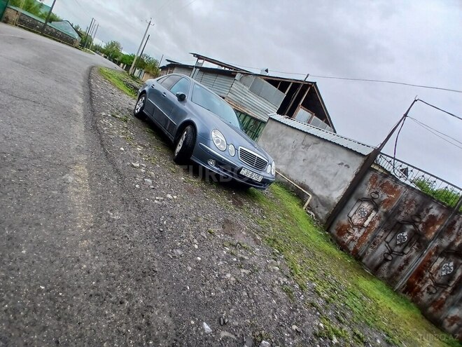 Mercedes E 200 2004, 280,000 km - 2.0 l - Qəbələ