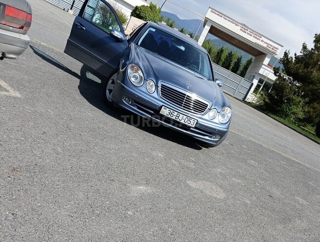 Mercedes E 200 2004, 280,000 km - 2.0 l - Qəbələ