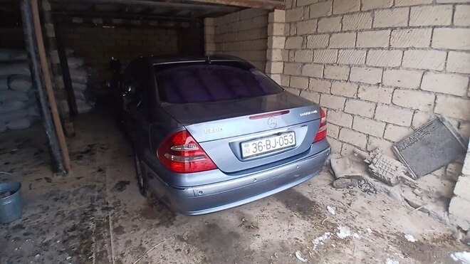 Mercedes E 200 2004, 280,000 km - 2.0 l - Qəbələ