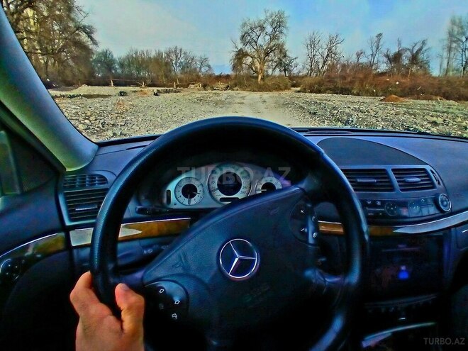 Mercedes E 200 2004, 280,000 km - 2.0 l - Qəbələ