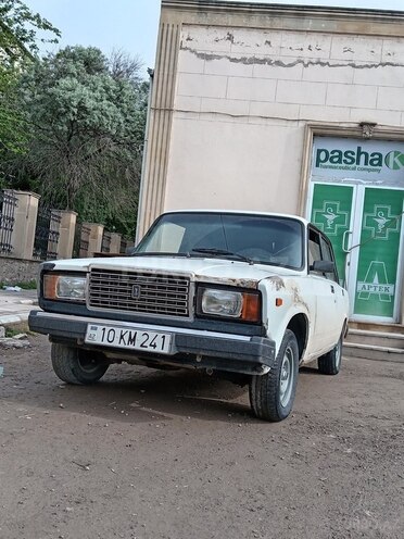 LADA (VAZ) 2107 2002, 95,000 km - 1.6 l - Salyan