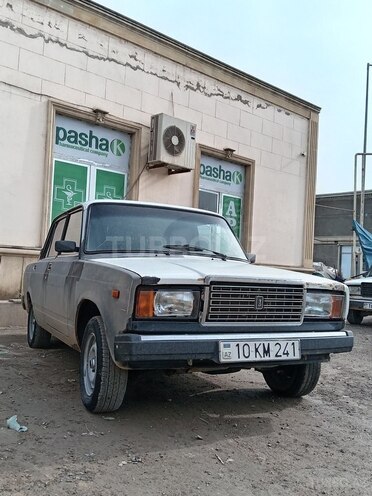 LADA (VAZ) 2107 2002, 95,000 km - 1.6 l - Salyan
