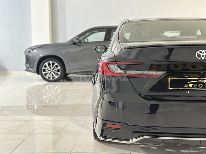 Toyota Camry-13