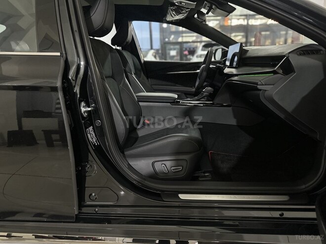 Toyota Camry-18