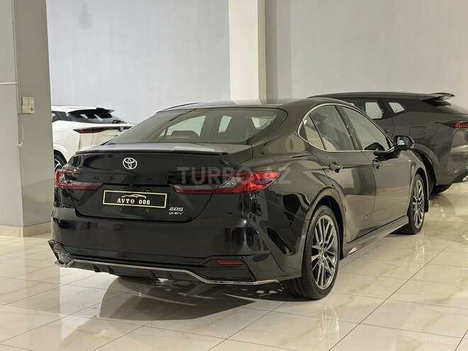 Toyota Camry-12