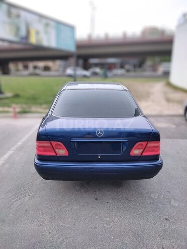 Mercedes E 230 1995, 384,500 km - 2.3 l - Bakı