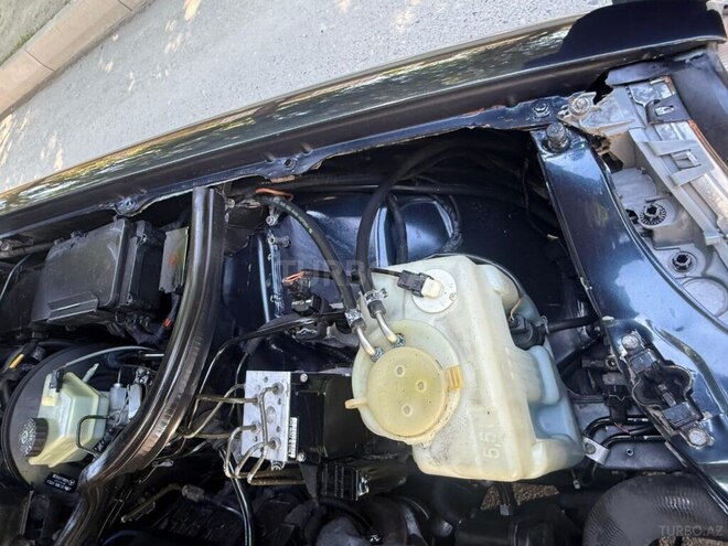 Mercedes E 240 1998, 335,000 km - 2.4 l - Mingəçevir