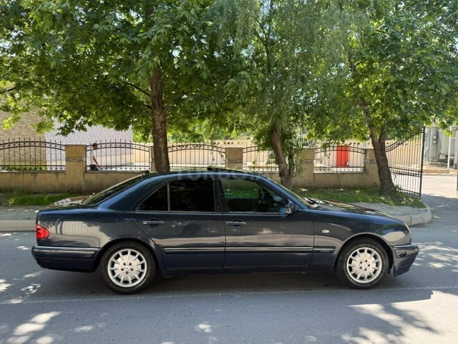 Mercedes E 240 1998, 335,000 km - 2.4 l - Mingəçevir