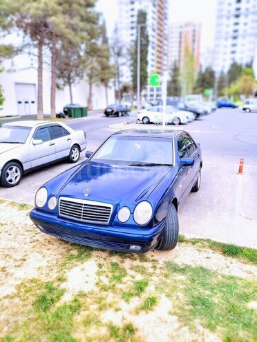 Mercedes E 230 1995, 384,500 km - 2.3 l - Bakı