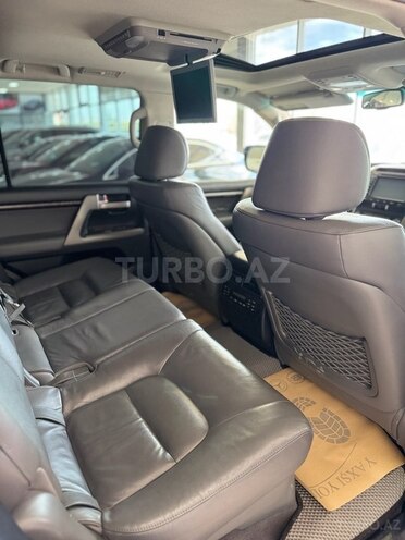 Toyota Land Cruiser-10