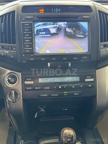 Toyota Land Cruiser-13
