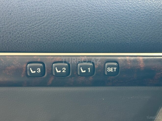 Toyota Land Cruiser-17