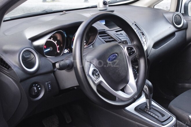 Ford Fiesta 2019, 145,000 km - 1.6 l - Bakı