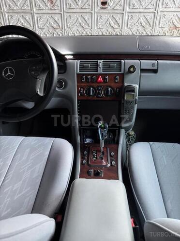 Mercedes E 270 2002, 505,981 km - 2.7 l - Astara
