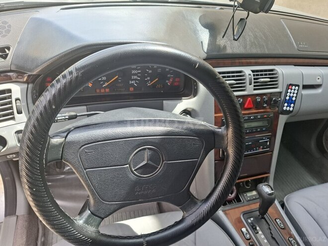 Mercedes E 230 1995, 373,460 km - 2.3 l - Bakı