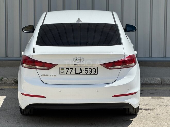Hyundai Avante 2015, 300,000 km - 1.6 л - Bakı