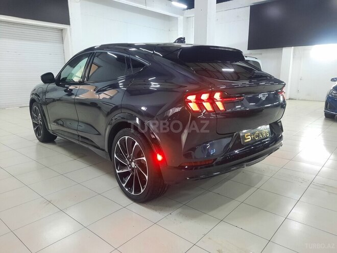 Ford Mustang Mach-E-7