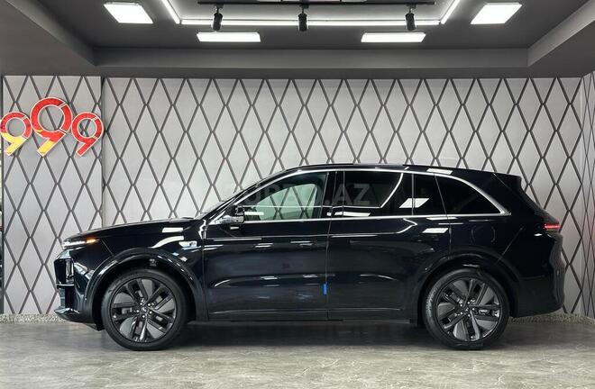 Li Auto L6-4