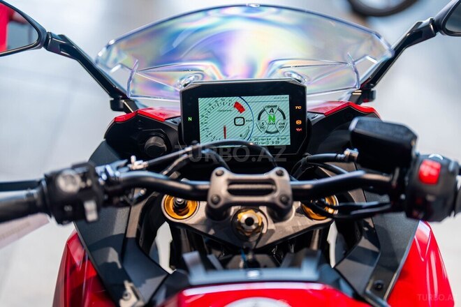 Suzuki GSX-S1000GT-4