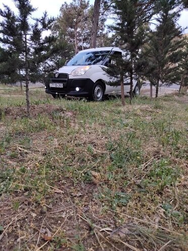 Fiat Doblo 2011, 220,000 km - 1.6 l - Bakı