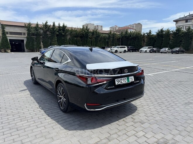 Lexus ES 300h-7