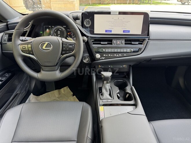 Lexus ES 300h-12