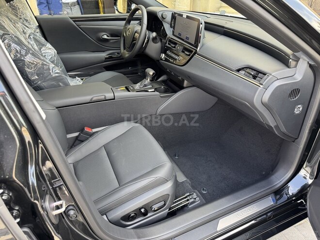 Lexus ES 300h-13
