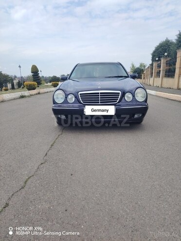 Mercedes E 240 1999, 261,000 km - 2.4 л - Bakı