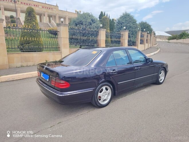 Mercedes E 240 1999, 261,000 km - 2.4 л - Bakı