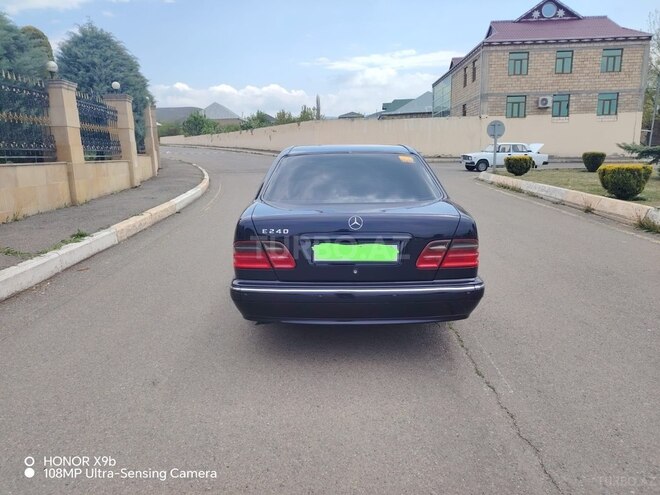 Mercedes E 240 1999, 261,000 km - 2.4 л - Bakı