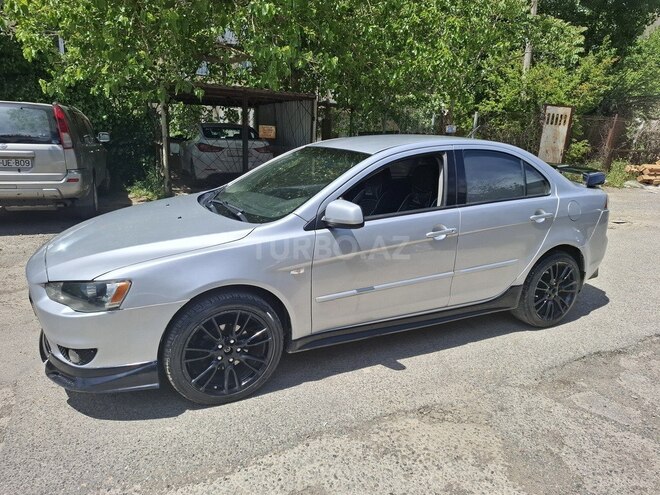 Mitsubishi Lancer 2010, 250,000 km - 2.0 l - Bakı