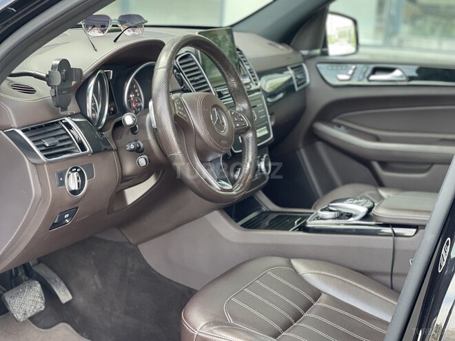 Mercedes GLS 450 4MATIC-10