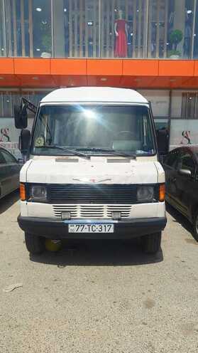 Mercedes 208 D 1994, 200,000 km - 2.5 л - Bakı
