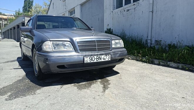 Mercedes C 220 1995, 395,000 km - 2.2 л - Qax