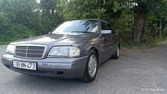 Mercedes C 220 1995, 395,000 km - 2.2 л - Qax