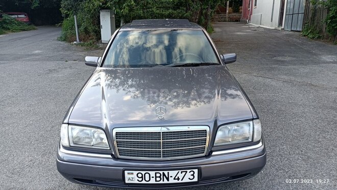 Mercedes C 220 1995, 395,000 km - 2.2 л - Qax