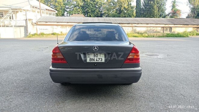 Mercedes C 220 1995, 395,000 km - 2.2 л - Qax