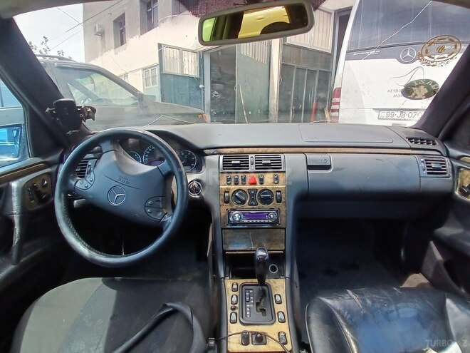 Mercedes E 300 d 1998, 312,045 km - 3.0 л - Bakı