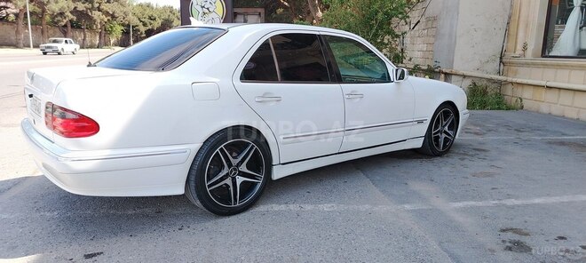 Mercedes E 240 1999, 390,020 km - 2.4 l - Bakı