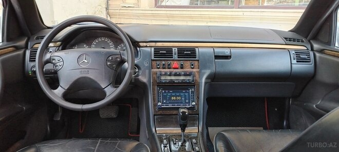 Mercedes E 240 1999, 390,020 km - 2.4 l - Bakı