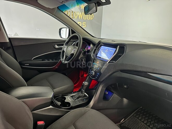 Hyundai Santa Fe-13