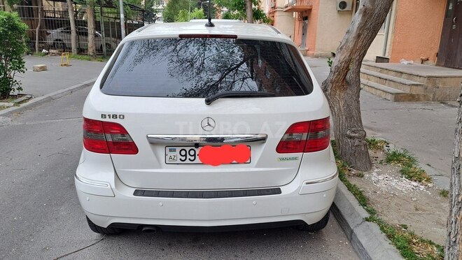 Mercedes B 180 2010, 95,000 km - 1.7 л - Sumqayıt