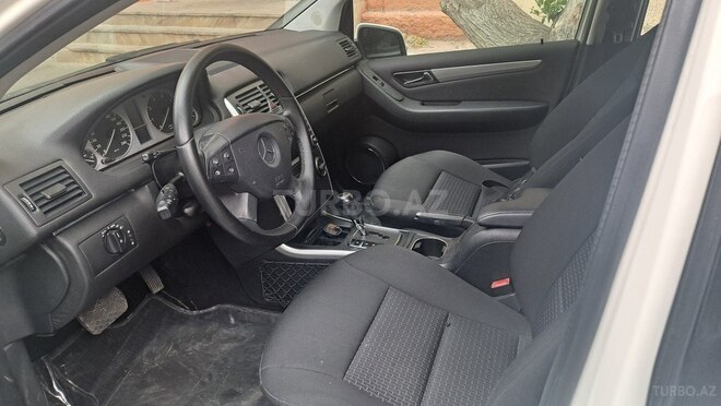 Mercedes B 180 2010, 95,000 km - 1.7 л - Sumqayıt